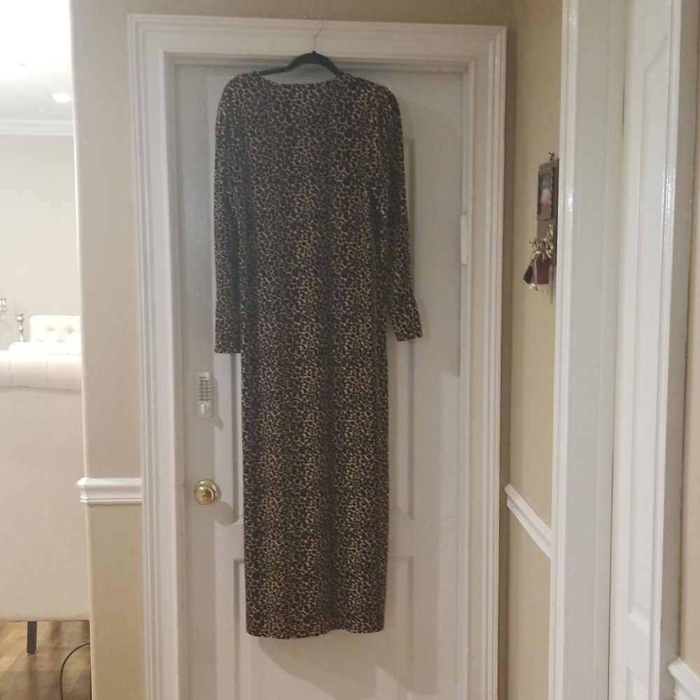 Dress - Picture 2 of 2